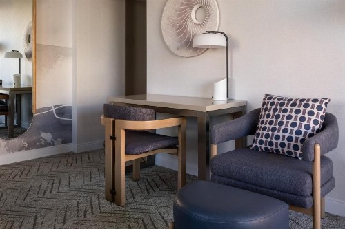 Renaissance Long Beach Hotel - image 14