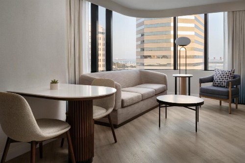 Renaissance Long Beach Hotel - image 18
