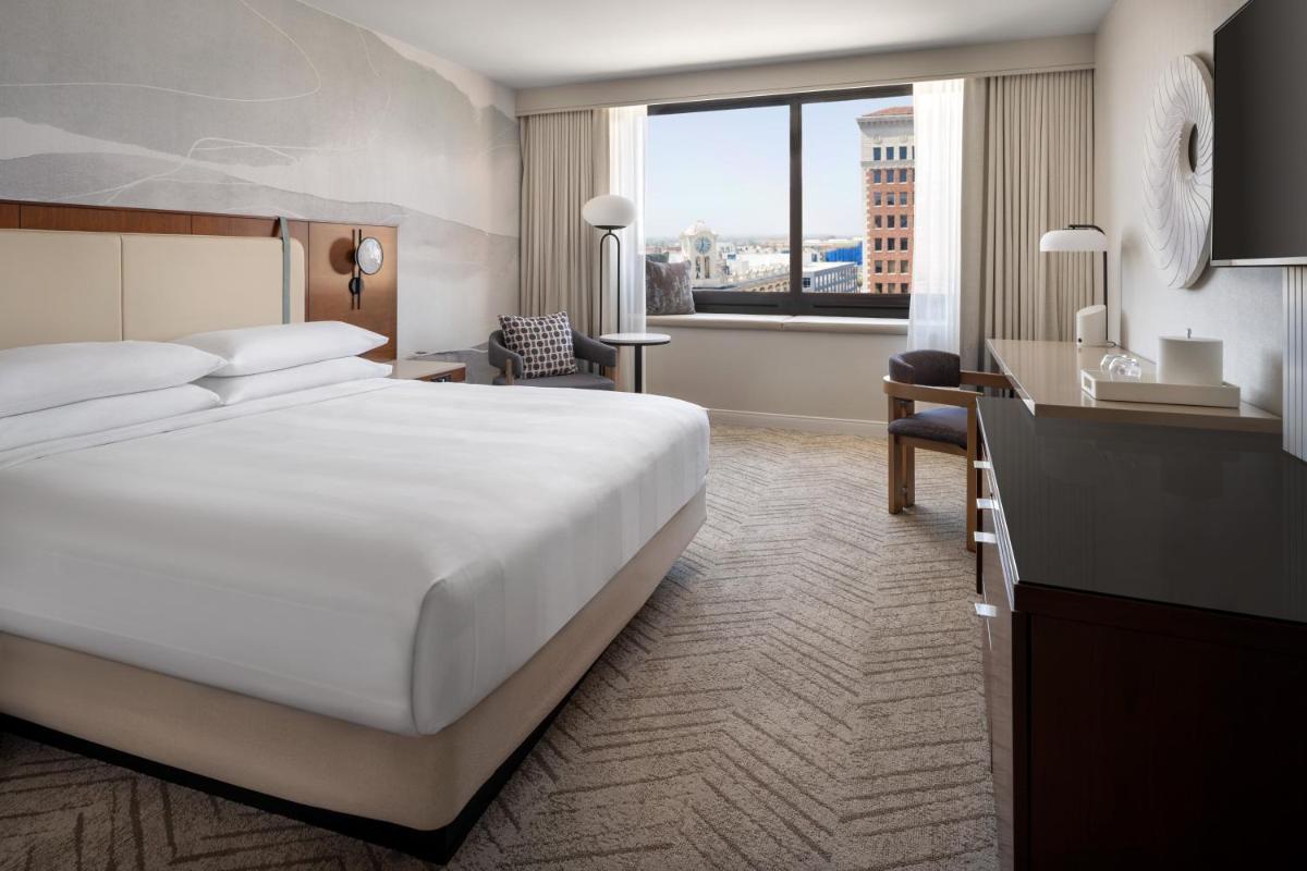 Renaissance Long Beach Hotel - image 3