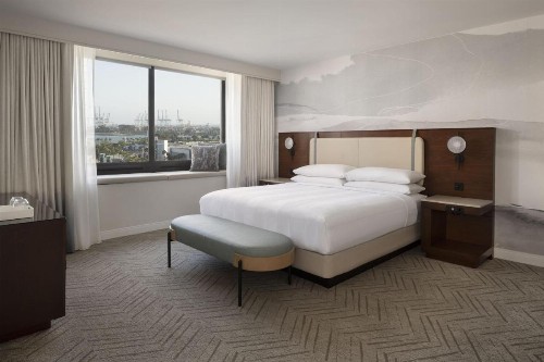 Renaissance Long Beach Hotel - image 43