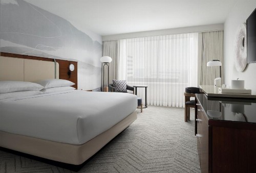 Renaissance Long Beach Hotel - image 6
