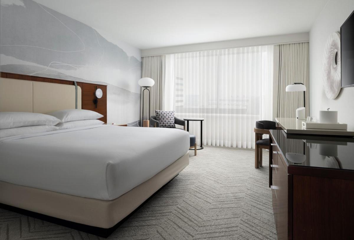 Renaissance Long Beach Hotel - image 6