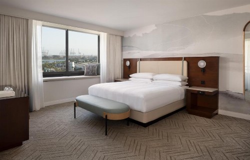 Renaissance Long Beach Hotel - image 9