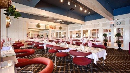 Golden Sails Hotel - image 35