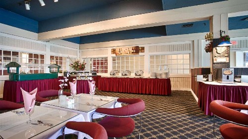 Golden Sails Hotel - image 37