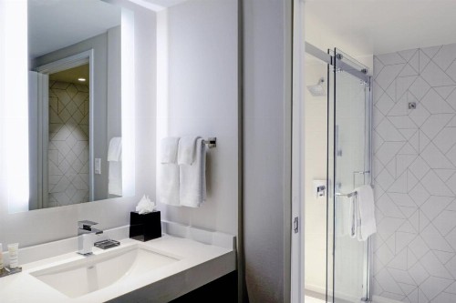 Long Beach Marriott - image 26