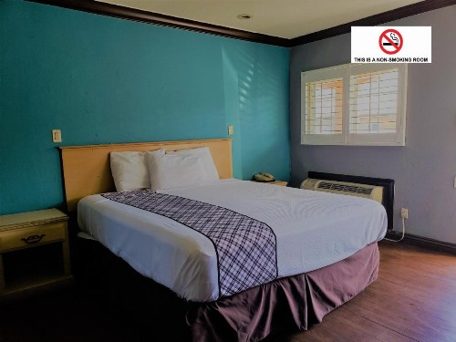 Eagle Inn Motel - image 14