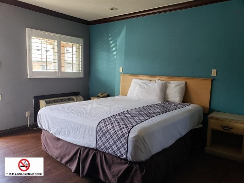 Eagle Inn Motel - image 3