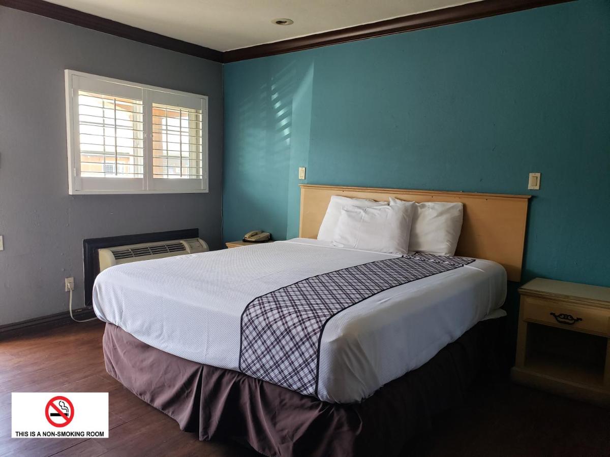 Eagle Inn Motel - image 3