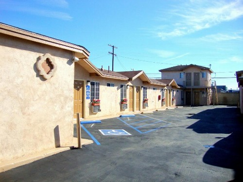 La Bonita Inn Motel - image 17