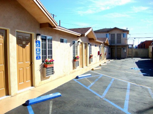La Bonita Inn Motel - image 9