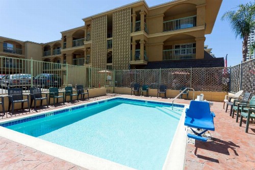 Travelodge by Wyndham Long Beach Convention Center - image 6