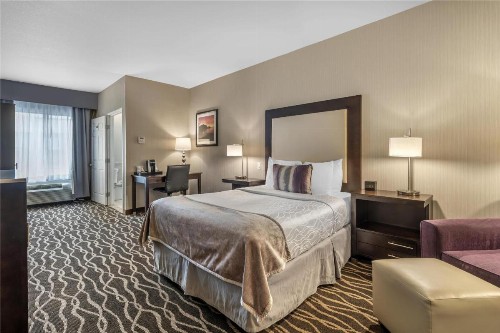 Best Western Plus Hotel at the Convention Center - image 11