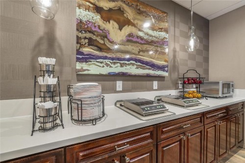 Best Western Plus Hotel at the Convention Center - image 36