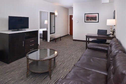 Best Western Plus Hotel at the Convention Center - image 4