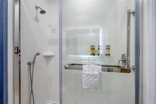 Best Western Plus Hotel at the Convention Center - image 40