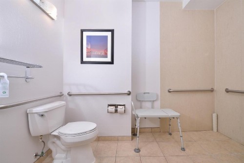 Best Western Plus Hotel at the Convention Center - image 5