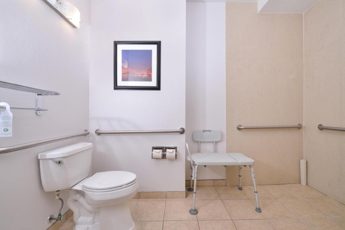 Best Western Plus Hotel at the Convention Center - image 5