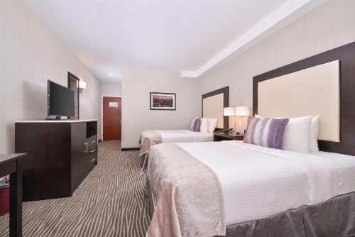 Best Western Plus Hotel at the Convention Center - image 6