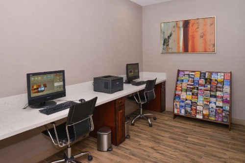 Best Western Plus Hotel at the Convention Center - image 7