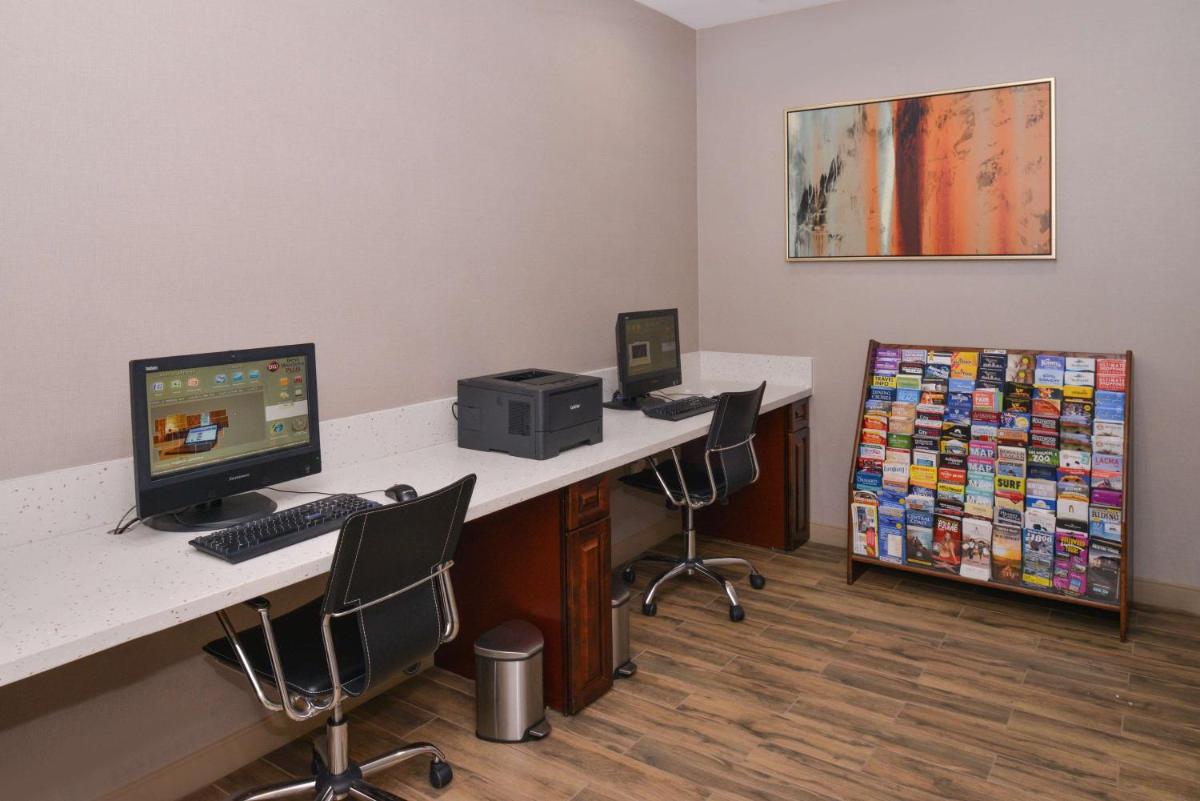 Best Western Plus Hotel at the Convention Center - image 7