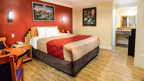 Aqua Venture Inn - image 10