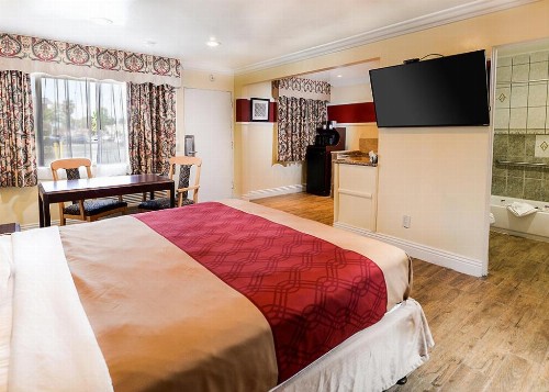 Aqua Venture Inn - image 15