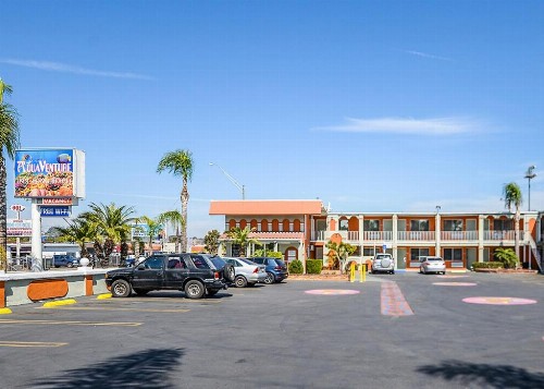 Aqua Venture Inn - image 9