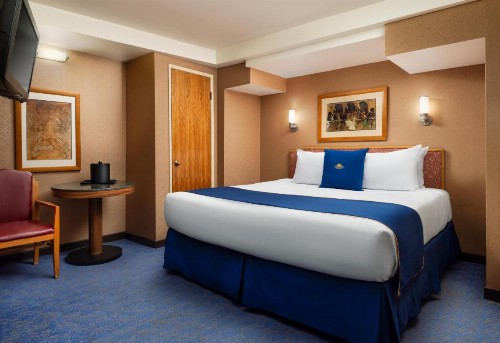 Queen Mary Hotel - image 18