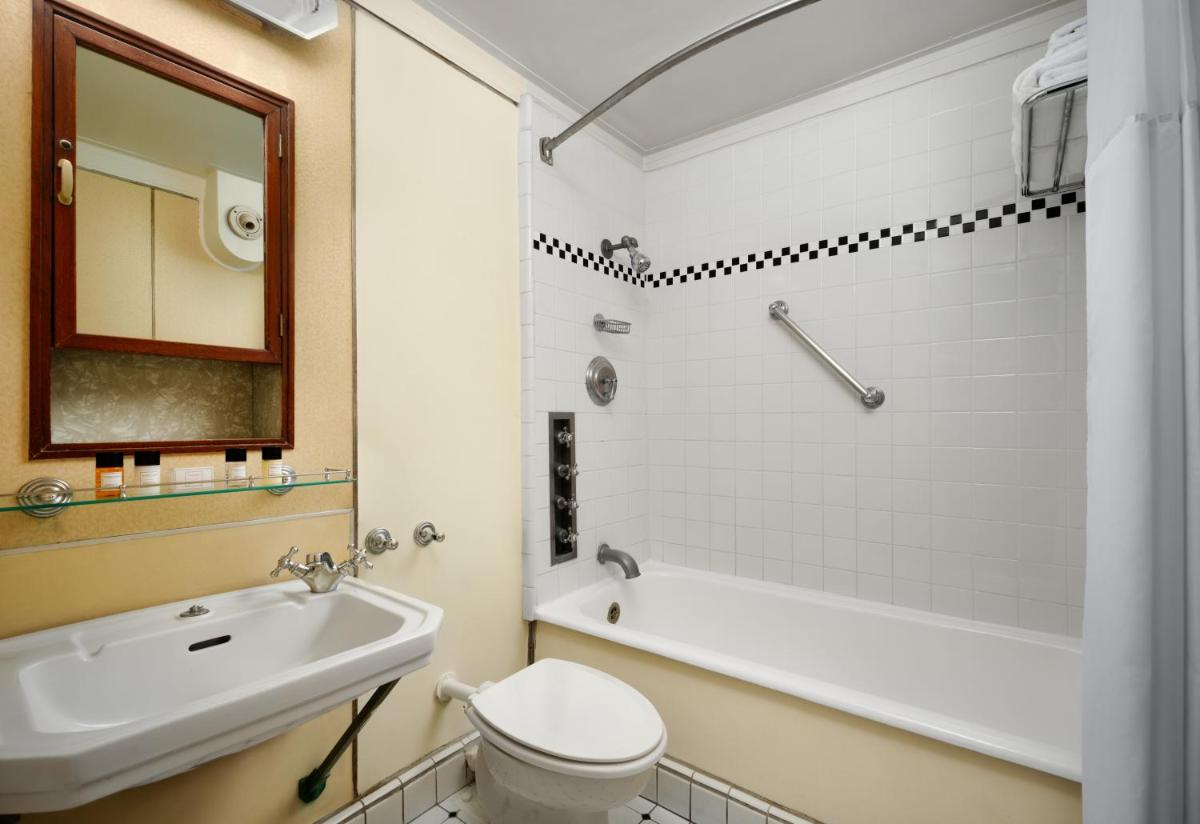 Queen Mary Hotel - image 2