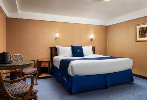 Queen Mary Hotel - image 35