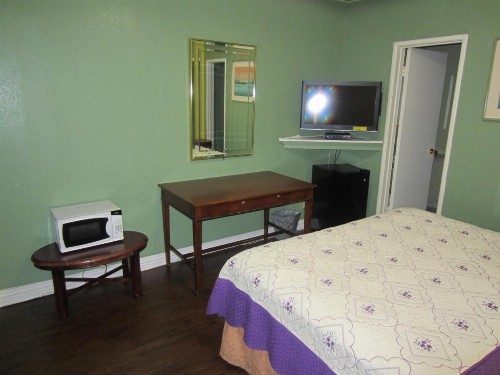 Travel Eagle Inn Motel - image 12