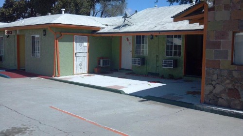 Travel Eagle Inn Motel - image 18
