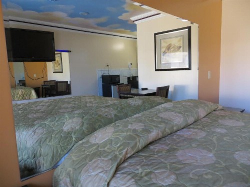 Kearney Motel - image 20