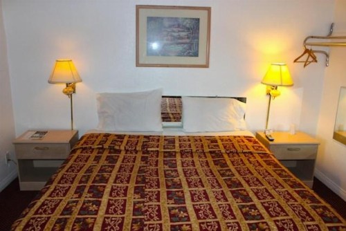 Beacon Motel - image 7