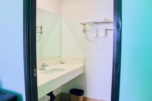 Arlington Motel - image 17