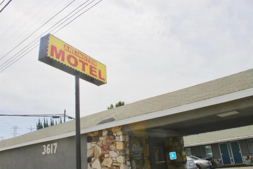 Arlington Motel - image 2
