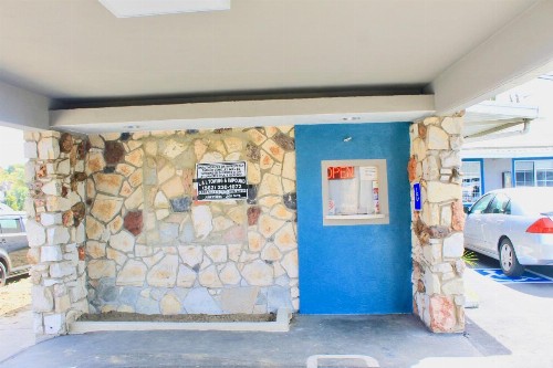 Arlington Motel - image 22