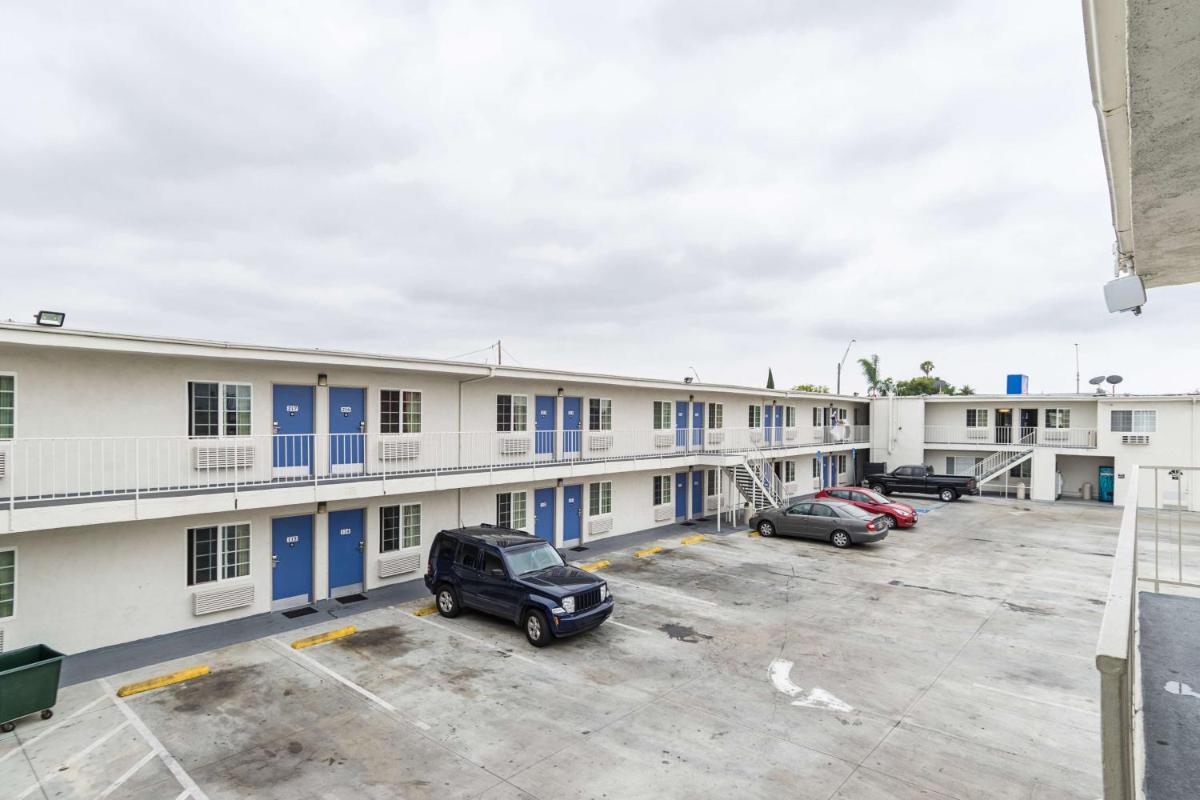 Motel 6-Long Beach CA - International City - image 4