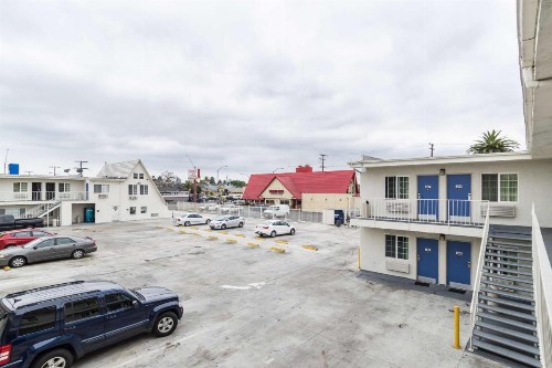 Motel 6-Long Beach CA - International City - image 5