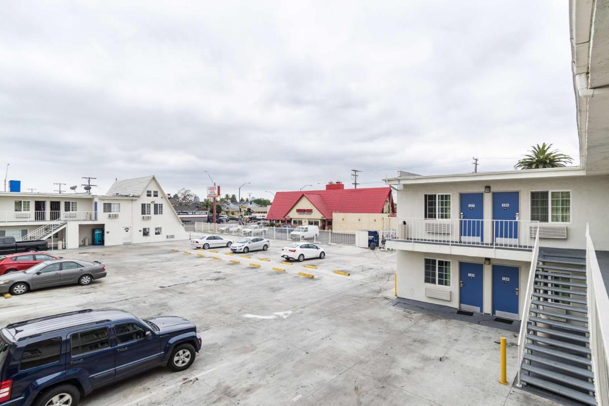 Motel 6-Long Beach CA - International City - image 5