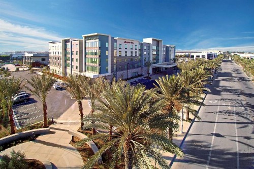 Hampton Inn Long Beach Airport Ca - image 4