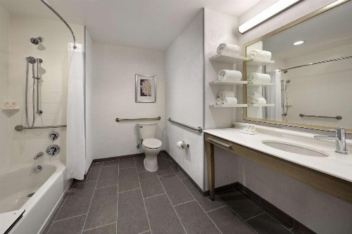 Hampton Inn Long Beach Airport Ca - image 7
