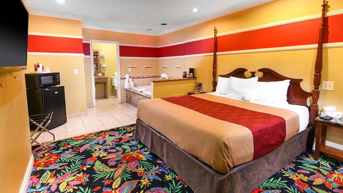 Pacifica Motel - image 2