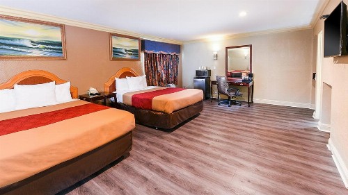 Pacifica Motel - image 5
