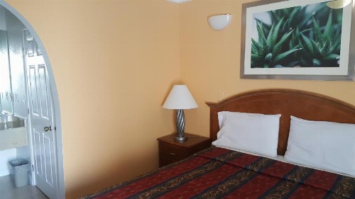 Flamingo Inn Long Beach - image 4