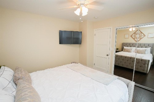 Belmont Heights Long Beach- King Bed - Fast WiFi - Free Parking - image 10