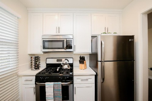 Belmont Heights Long Beach- King Bed - Fast WiFi - Free Parking - image 12