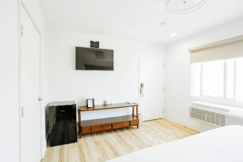 The Belmont Shore Inn - image 15
