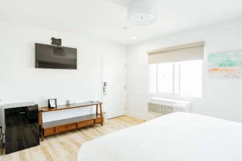 The Belmont Shore Inn - image 20